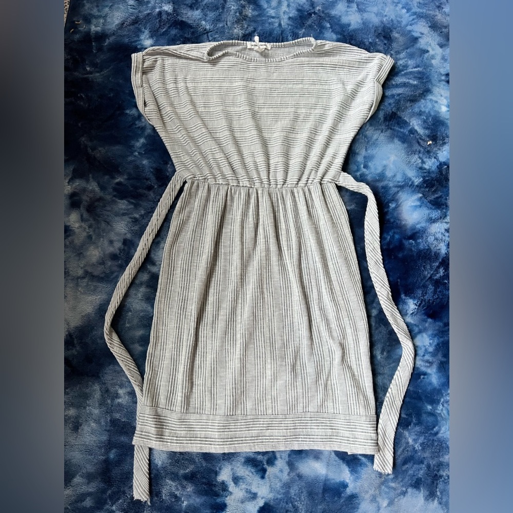 Lightweight dress from caution to the wind